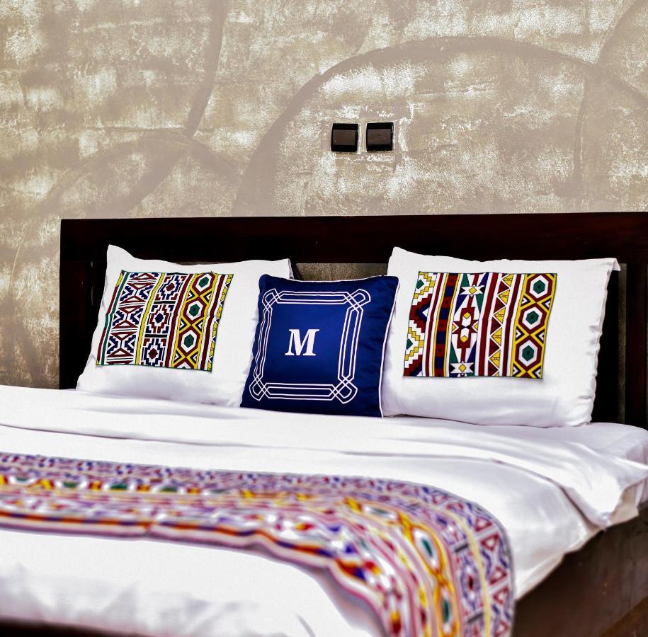 לומה Hotel M'Rode מראה חיצוני תמונה