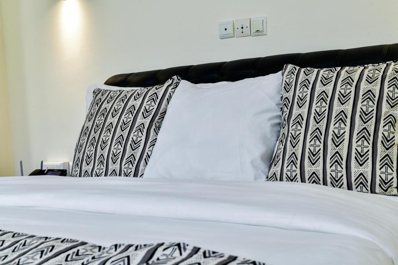 לומה Hotel M'Rode מראה חיצוני תמונה